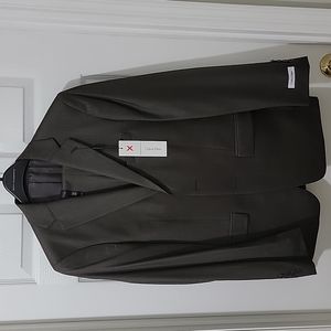 NWT Men's Calvin Klein X-Fit Suit, 40R, 33W.  New with tags!